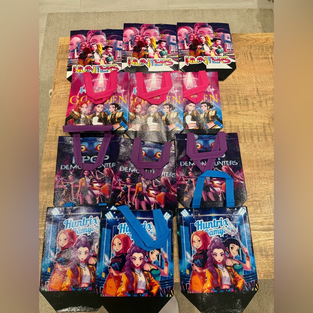 KPop Demon Hunters Shopping tote bags